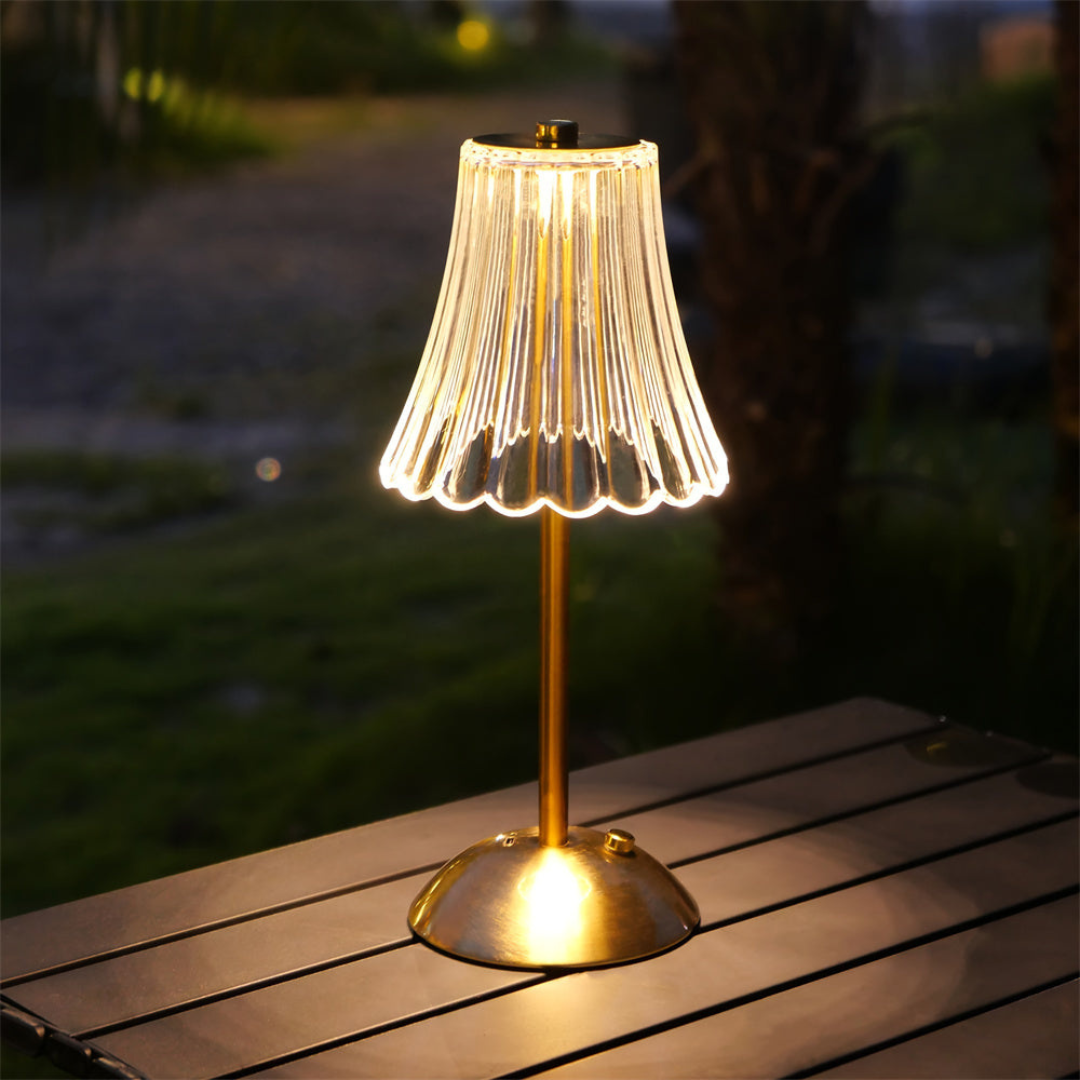 Oplaadbare Draadloze Tafellamp Goud met Plissé Glazen Kap – Vintage Sfeer