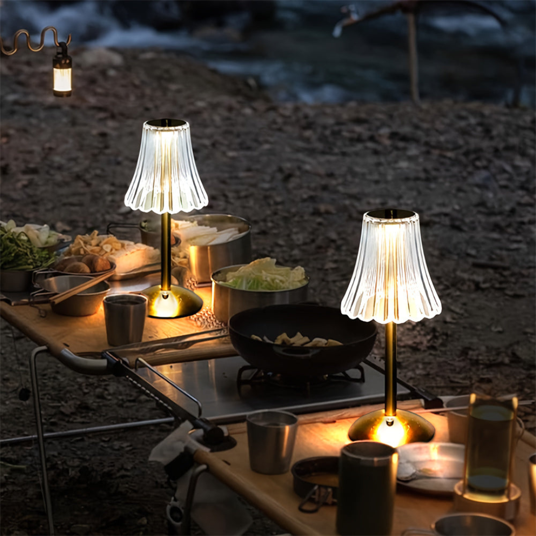 Oplaadbare Draadloze Tafellamp Goud met Plissé Glazen Kap – Vintage Sfeer