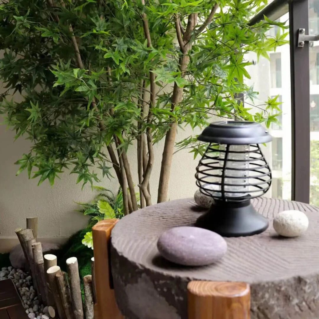 Zonne-energie Muggenlamp met UV-A LED en Veiligheidsfuncties - Tuin en Camping