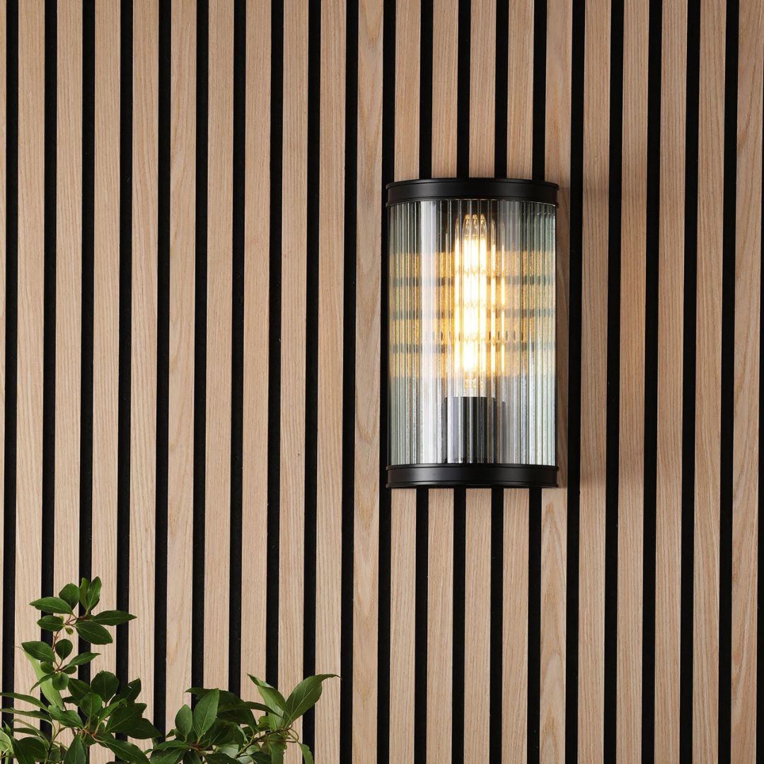 Moderne Wandlamp met Ribbelglas en Aluminium – Sfeervolle Muurlamp 25 cm