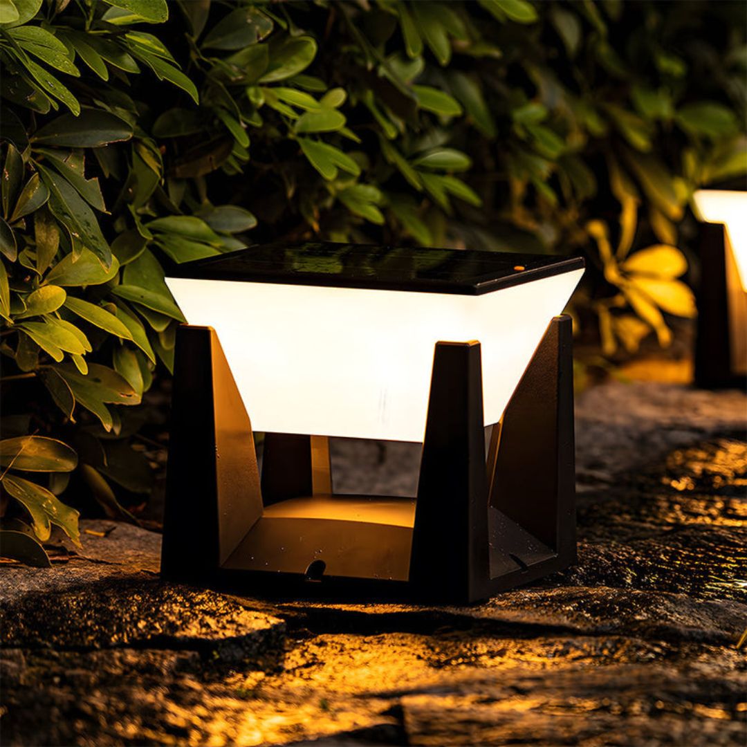 Zwarte Buitenlamp met Sensor en Zonne-energie – Weerbestendige Solar Wandlamp voor Tuin en Patio