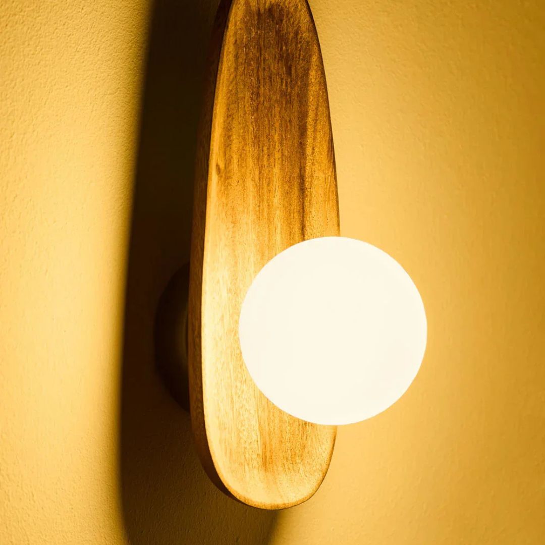Wandlamp van Acaciahout & Opaalglas – Japandi Stijl met E27-fitting