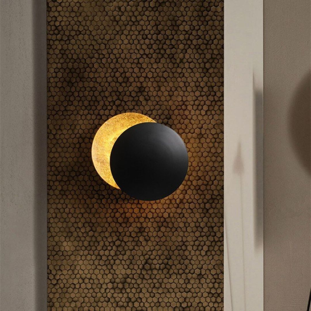 Gouden Eclipse LED Wandlamp – Moderne Draaibare Wandlamp