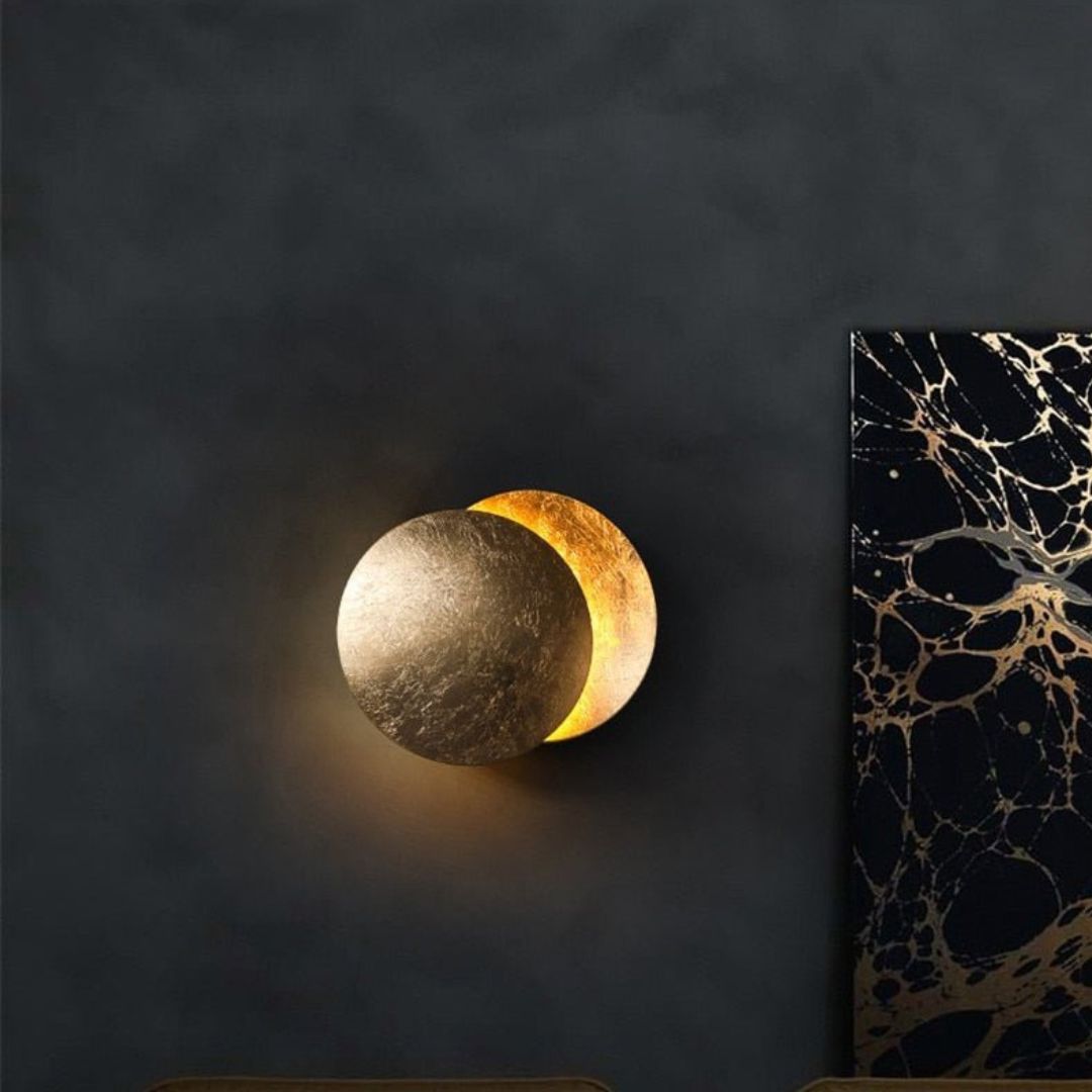 Gouden Eclipse LED Wandlamp – Moderne Draaibare Wandlamp
