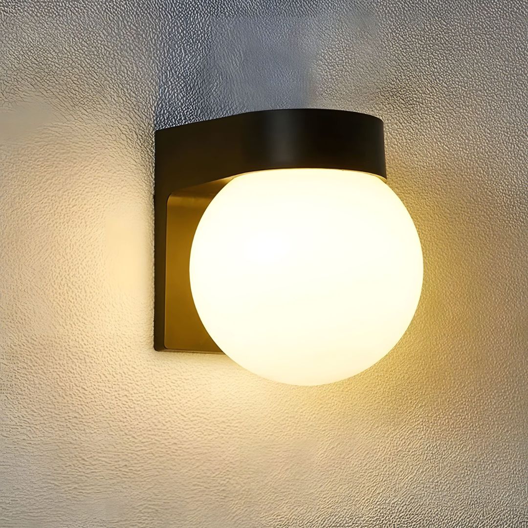 Compacte IP65 Buitenlamp met Frosted Diffuser en LED Verlichting