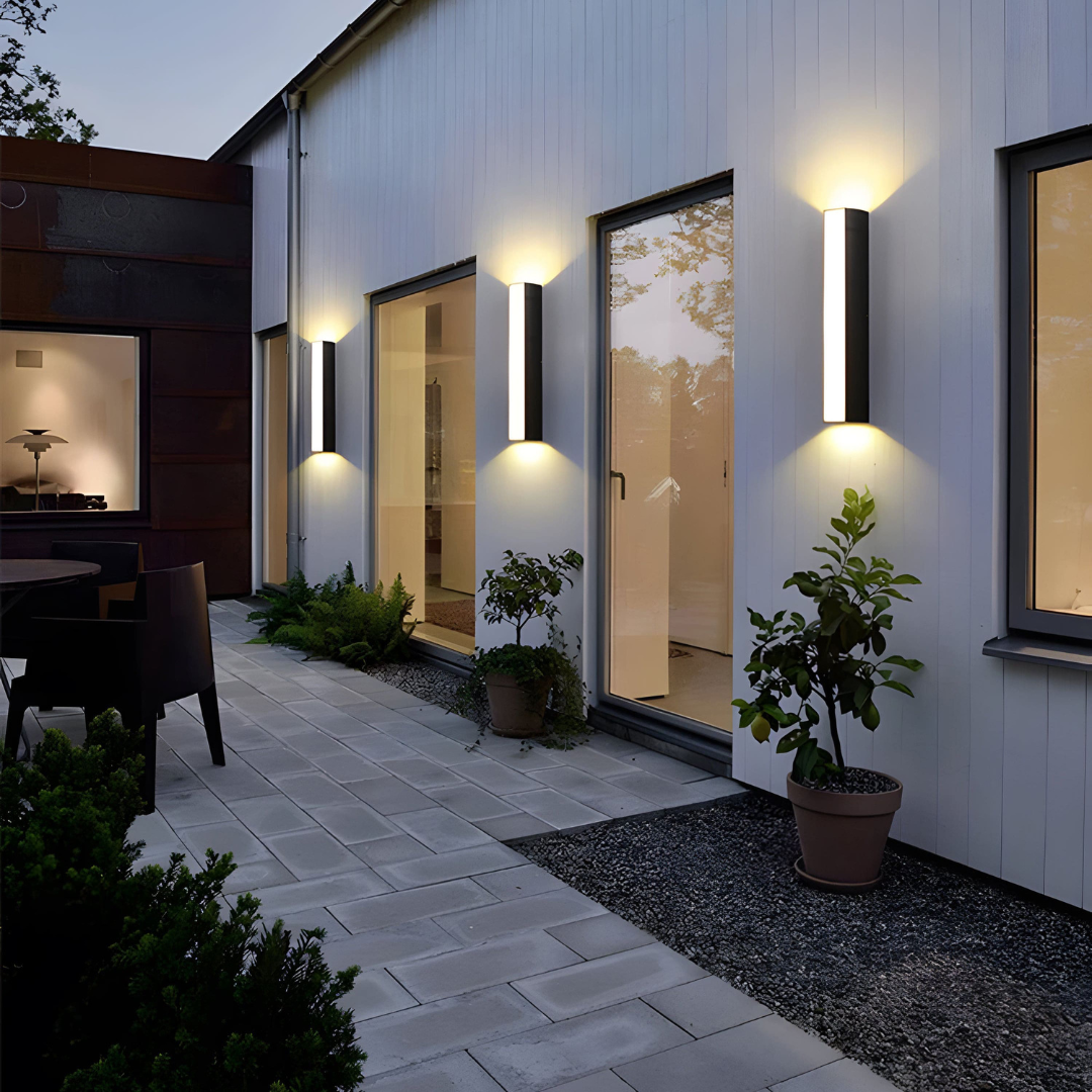 Slanke LED Muurverlichting van Aluminium met IP65 Bescherming – Energiezuinig en Eenvoudig te Installeren voor Binnen en Buiten