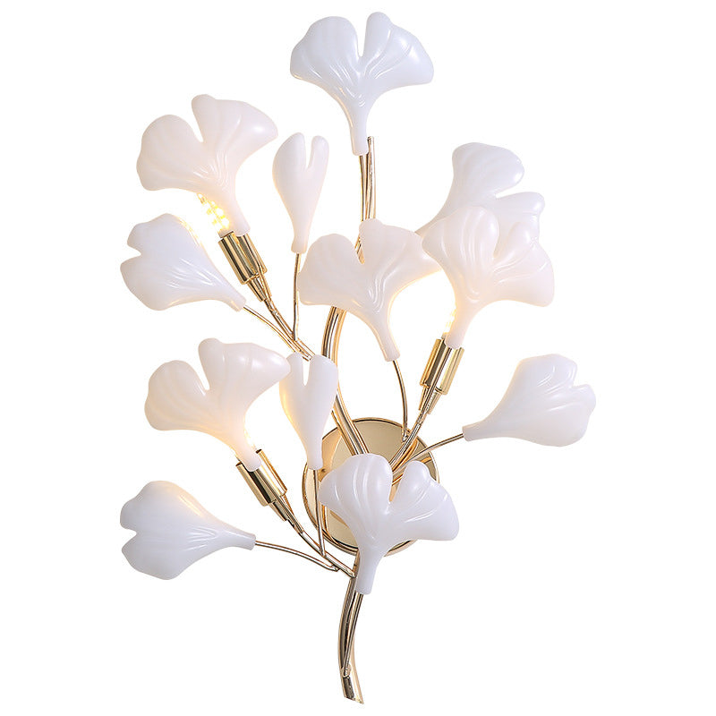 Moderne Wandlamp met Houten Accenten en Warme Verlichting voor Binnen 3