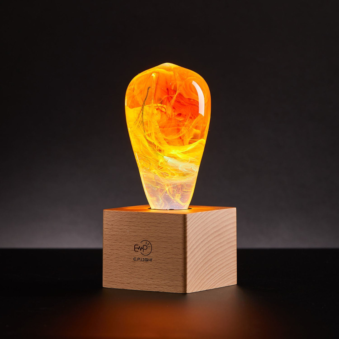 Handgemaakte LED Tafellamp met Houten Basis - Energiezuinige Verlichting