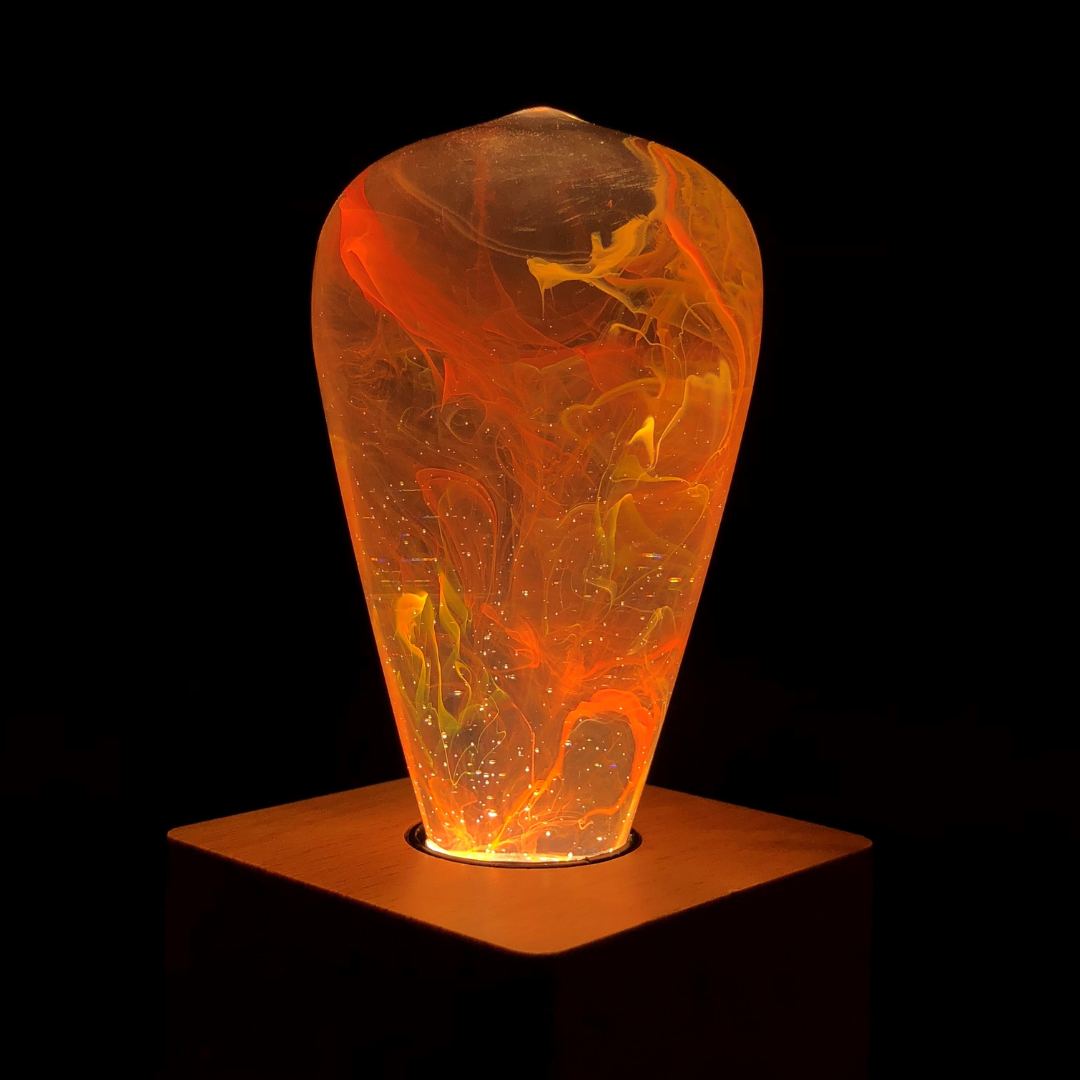 Handgemaakte LED Tafellamp met Houten Basis - Energiezuinige Verlichting