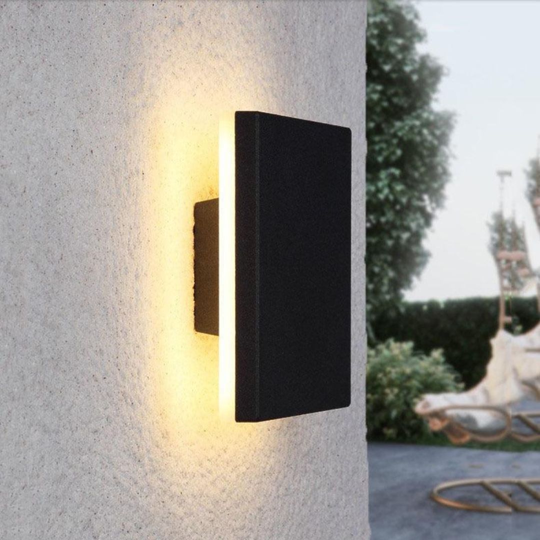 Waterdichte LED Buitengevellamp in Zwart Aluminium – 12W IP-geclassificeerd