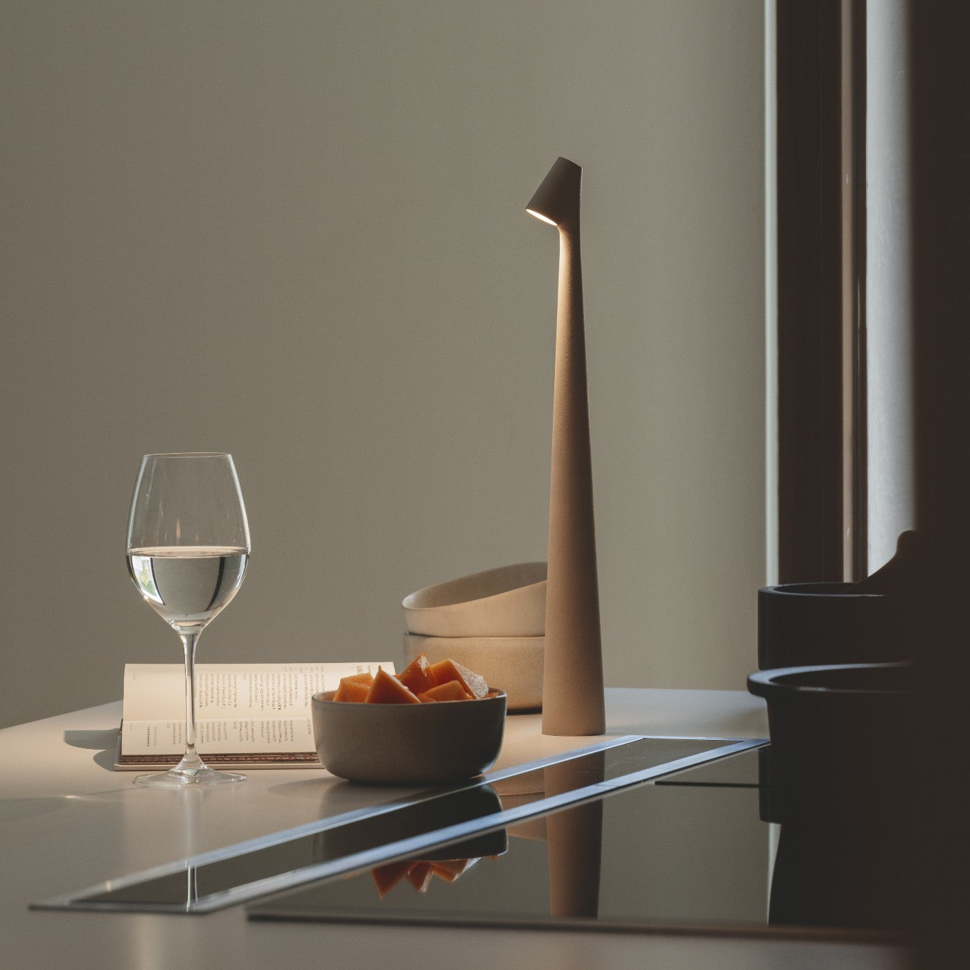 Noir Beam Lamp – LED, Dimbaar, Minimalistisch