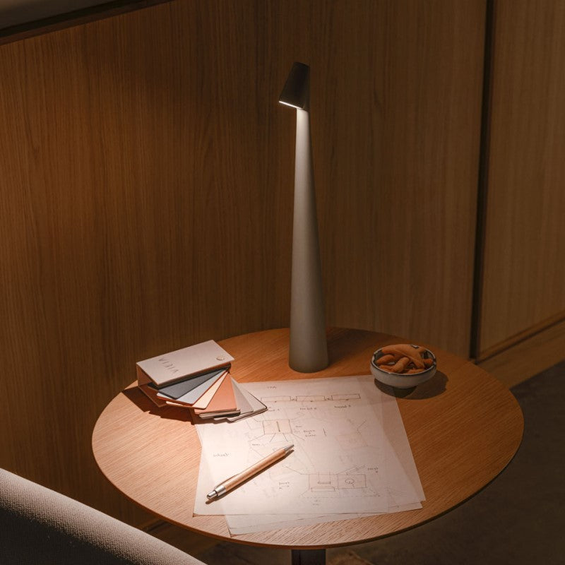 Noir Beam Lamp – LED, Dimbaar, Minimalistisch