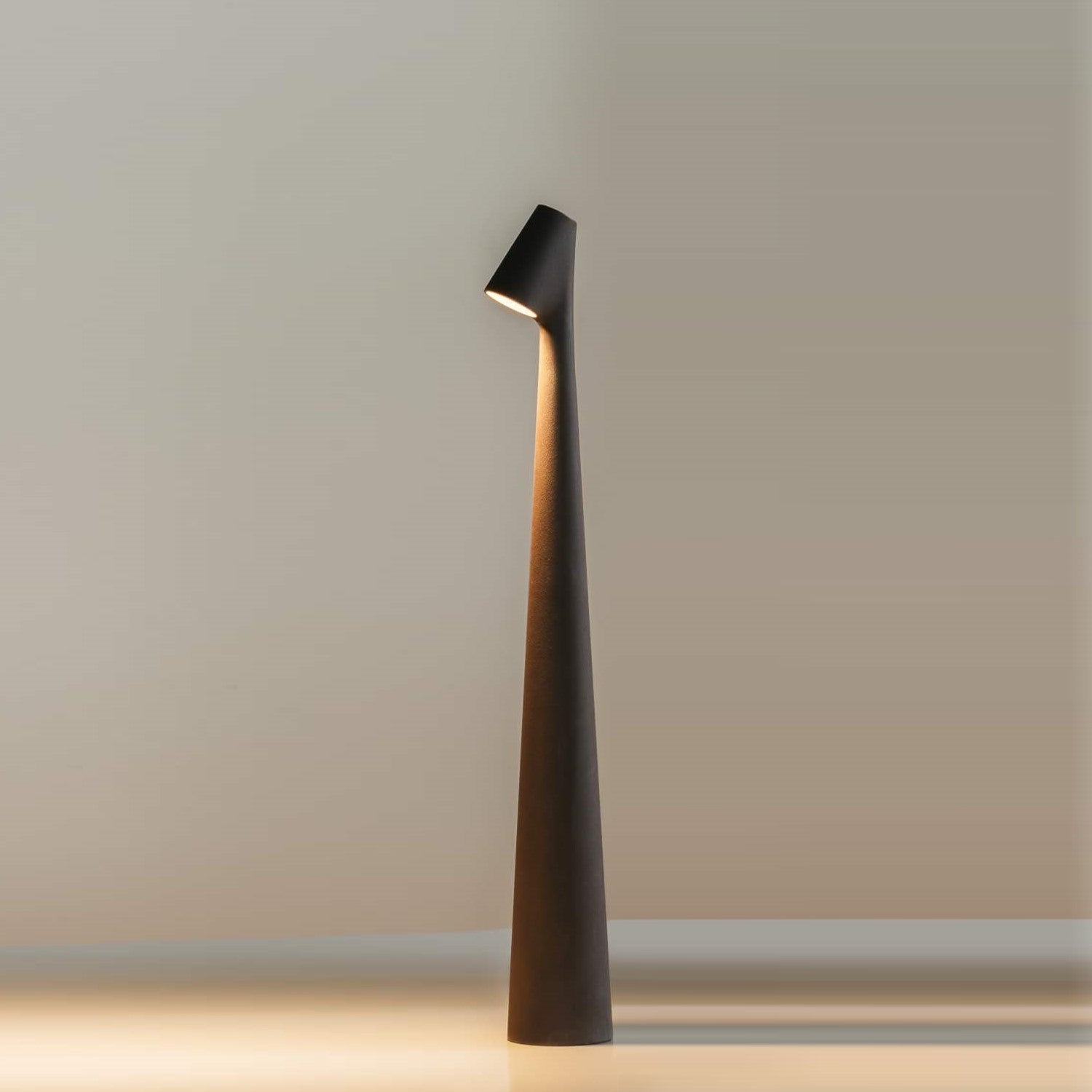 Noir Beam Lamp – LED, Dimbaar, Minimalistisch